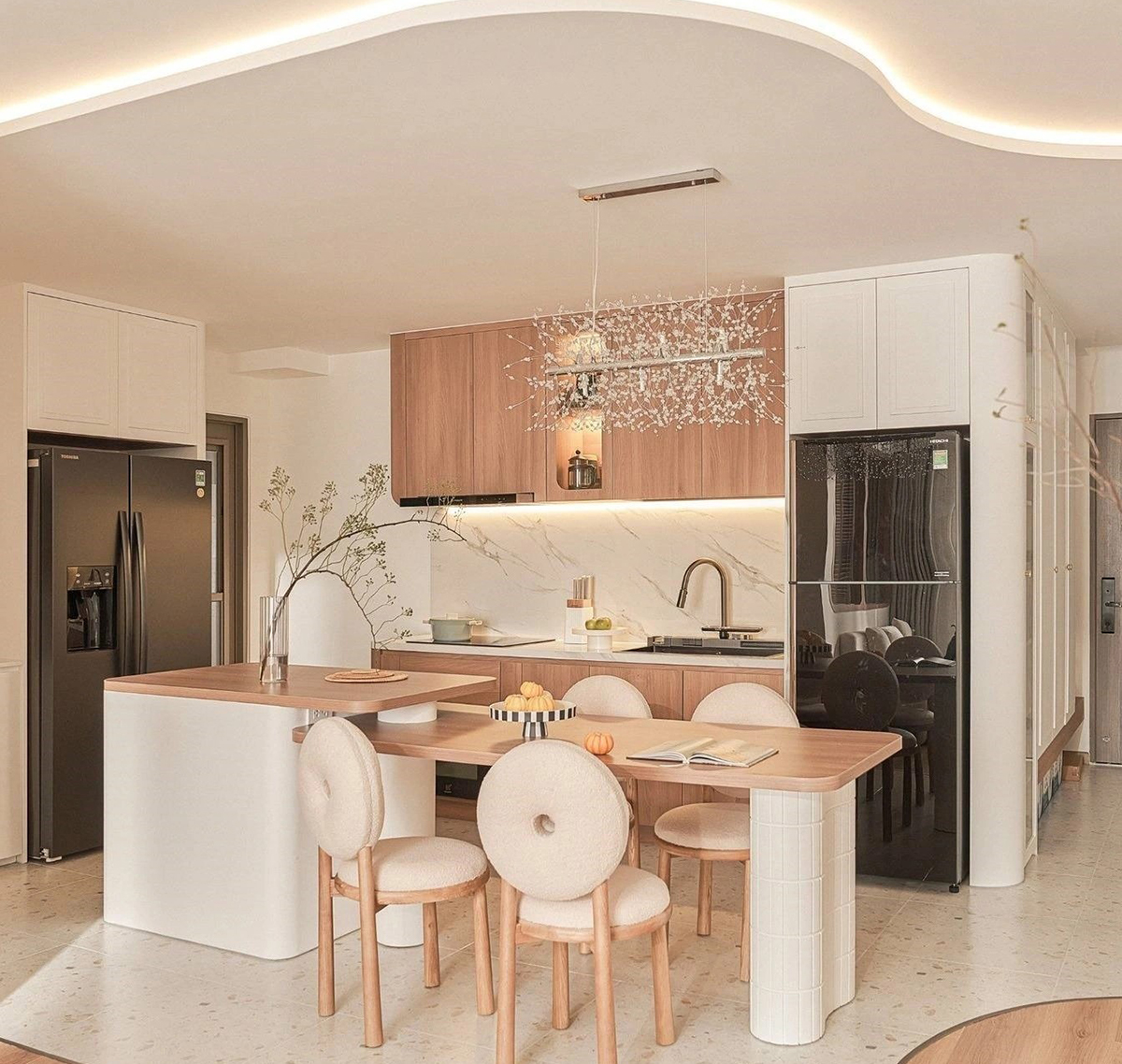 Bàn đảo bếp tích hợp bàn ăn