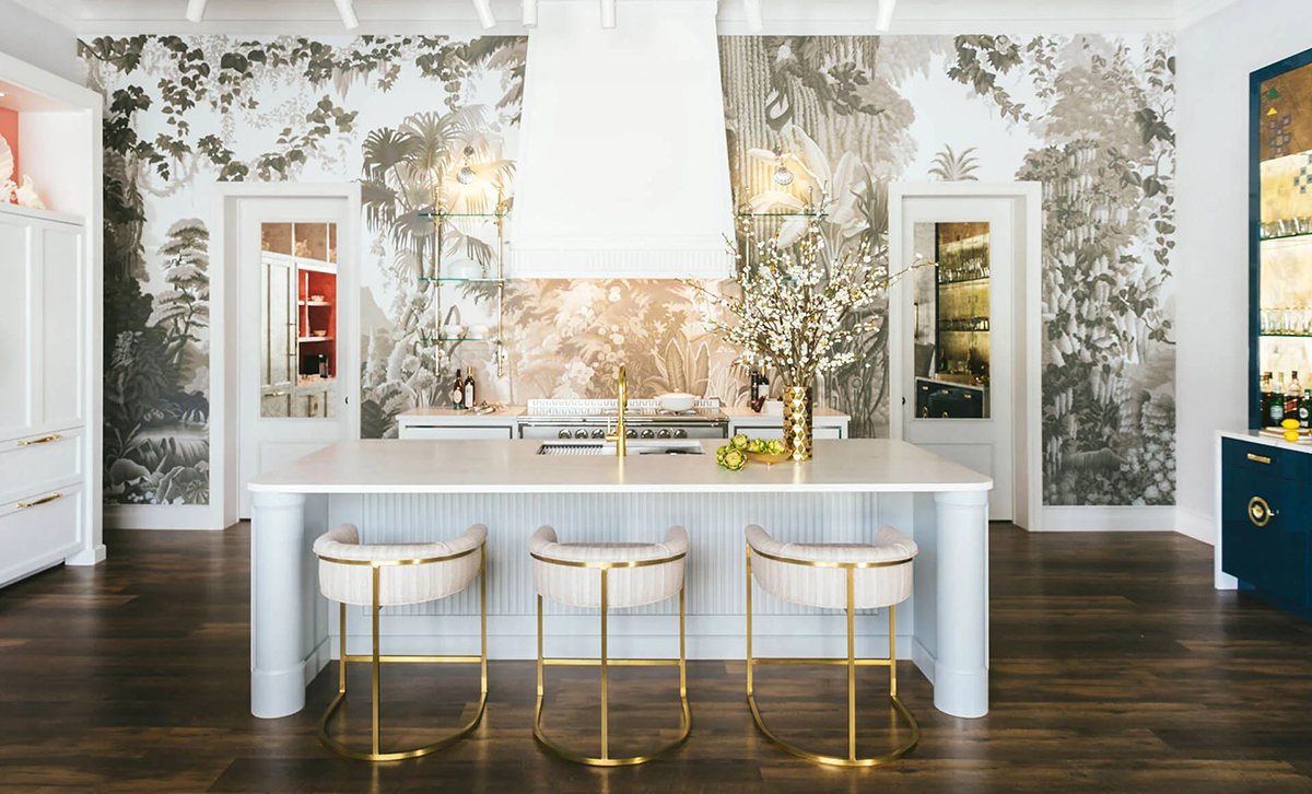 Bàn đảo bếp đá xuyên sáng – Điểm nhấn của biệt thự Luxury